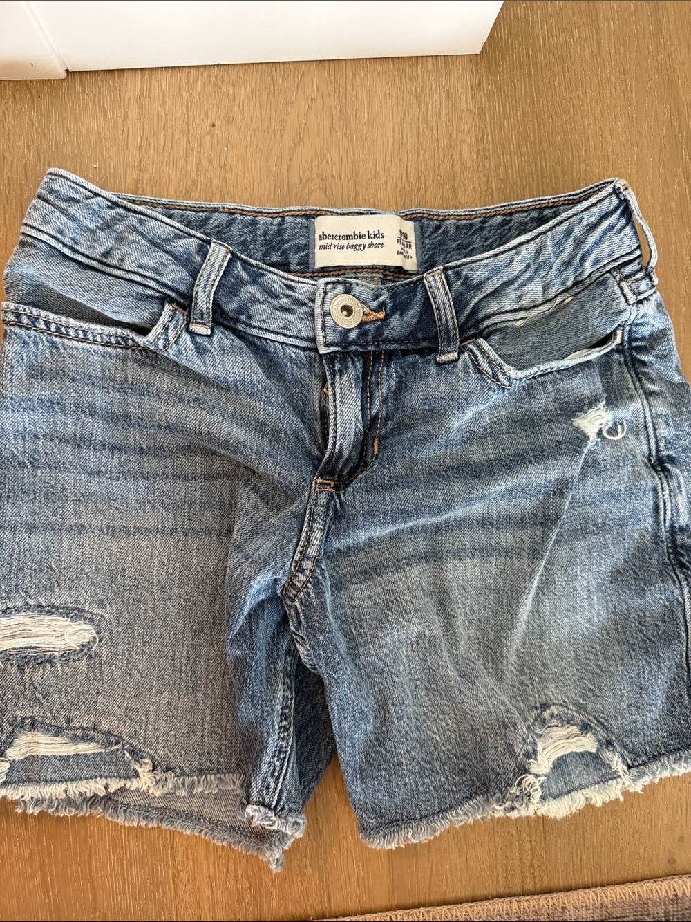 abercrombie kids light blue distressed denim shorts size 9-10